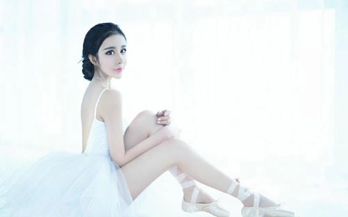 Cô gái 15 tuổi mặt cứng đờ vì thẩm mỹ quá đà - 16