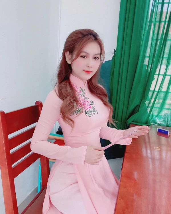Cô giáo hot girl đẹp như thiên thần lên tiếng ủng hộ phẫu thuật thẩm mỹ - 1