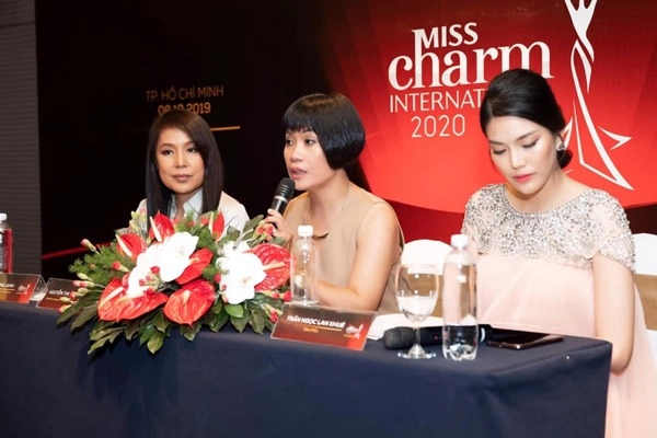 Cơ hội nào cho các cô gái lỡ dao kéo trên đấu trường sắc đẹp - 6