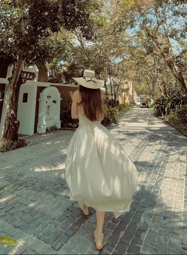 Có mấy tủ giày hiệu đồ sộ hồ ngọc hà vẫn ghi điểm bởi khoảnh khắc chân đất bình dị - 4