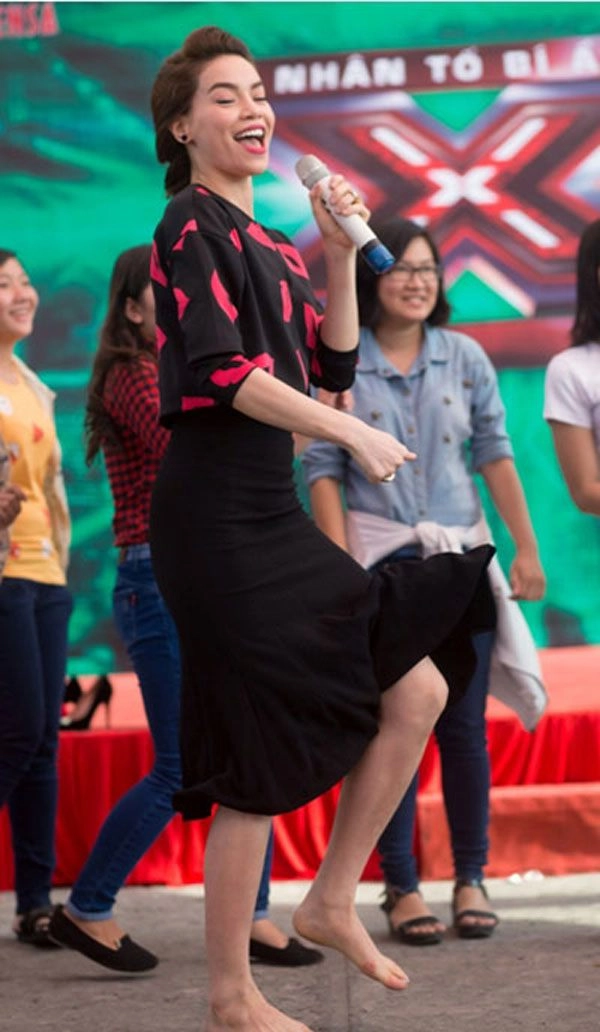 Có mấy tủ giày hiệu đồ sộ hồ ngọc hà vẫn ghi điểm bởi khoảnh khắc chân đất bình dị - 10