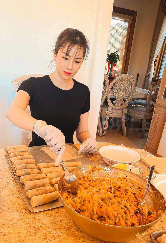 Con dâu tỷ phú hoàng kiều gây thương nhớ với những màn thả dáng ngọc trên giường - 14