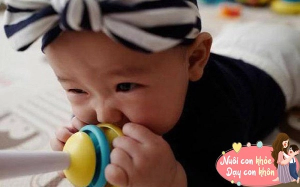 Con gái 7 tuổi sớm phát triển ngực mẹ bàng hoàng phát hiện nguyên nhân từ thói quen này - 8