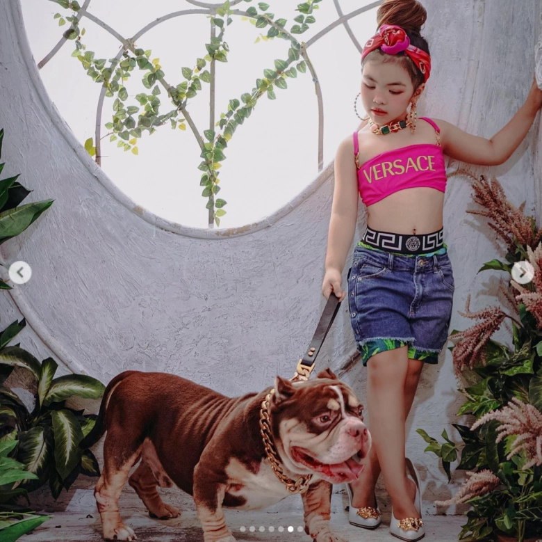 Con gái cành vàng lá ngọc của đại gia minh nhựa 6 tuổi đi cao gót sành điệu chuyên nghiệp như mẫu nhí - 5