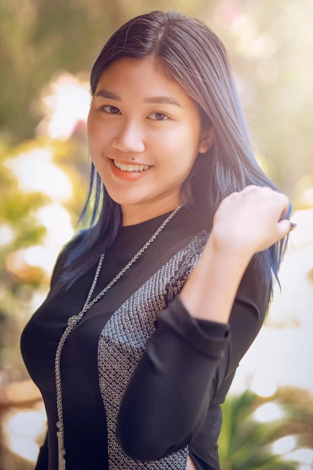 Con gái cát tường từng bị hoài nghi giới tính được mẹ giấu kín nay lột xác gợi cảm - 6