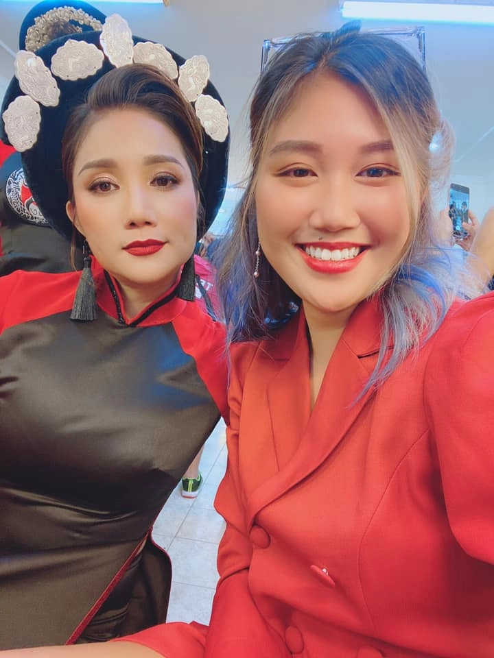 Con gái cát tường từng bị hoài nghi giới tính được mẹ giấu kín nay lột xác gợi cảm - 7