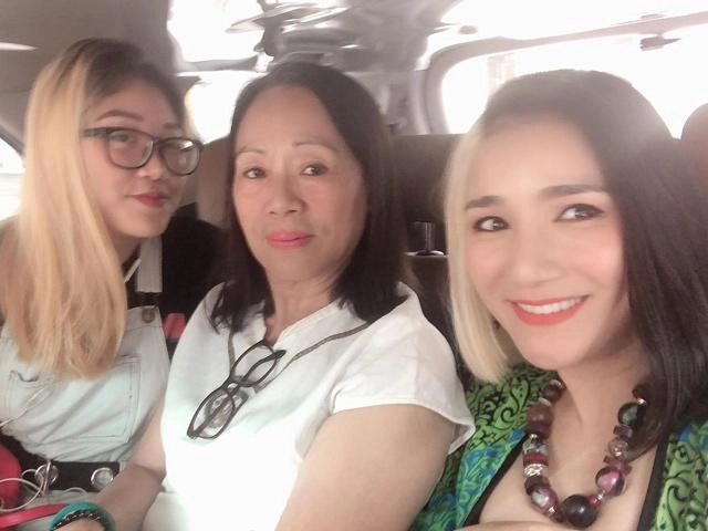 Con gái cát tường từng bị hoài nghi giới tính được mẹ giấu kín nay lột xác gợi cảm - 9