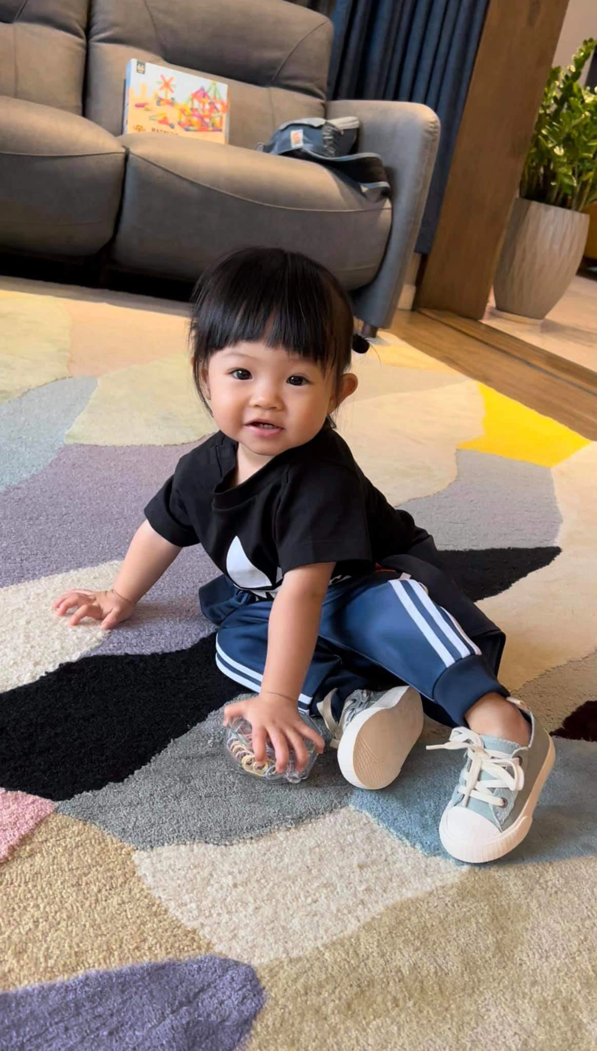 Con gái cưng của cường đôla càng lớn càng xinh mẹ đàm thu trang chăm làm đẹp suốt ngày - 9
