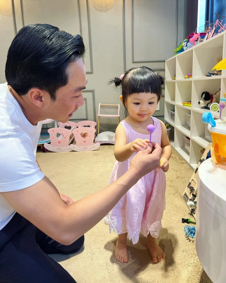 Con gái cường đôla dự sinh nhật bạn mà quá xinh khiến nhiều người nhầm là nhân vật chính - 3