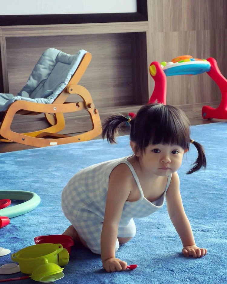 Con gái cường đôla dự sinh nhật bạn mà quá xinh khiến nhiều người nhầm là nhân vật chính - 8