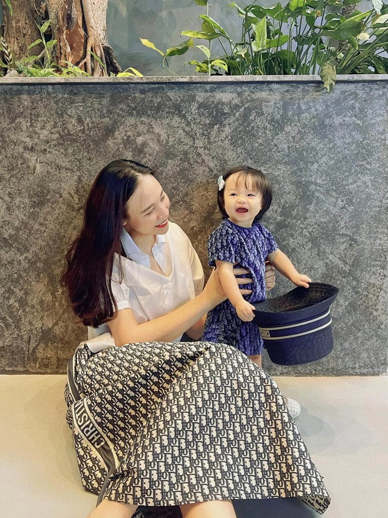 Con gái cường đôla dự sinh nhật bạn mà quá xinh khiến nhiều người nhầm là nhân vật chính - 13