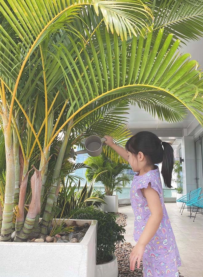 Con gái đặng thu thảo lớn nhận không ra trổ nét giống mẹ được bà trùm hoa hậu để ý - 1