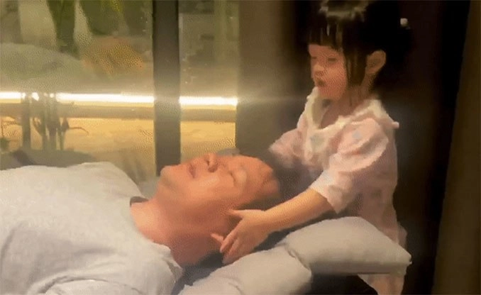 Con gái đặng thu thảo lớn nhận không ra trổ nét giống mẹ được bà trùm hoa hậu để ý - 10