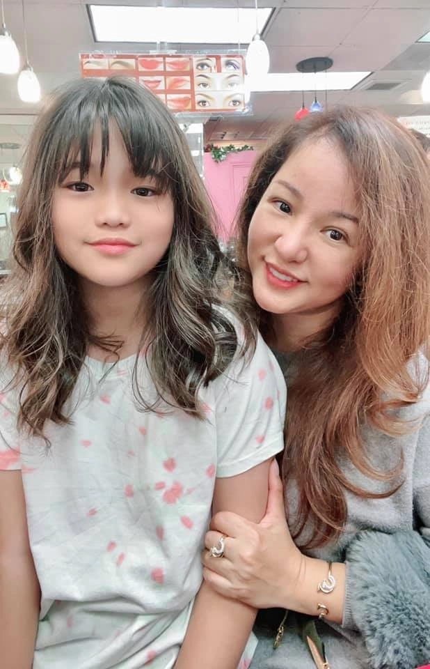 Con gái danh hài thúy nga một mình đi sang mỹ không muốn mẹ đi bước nữa - 1