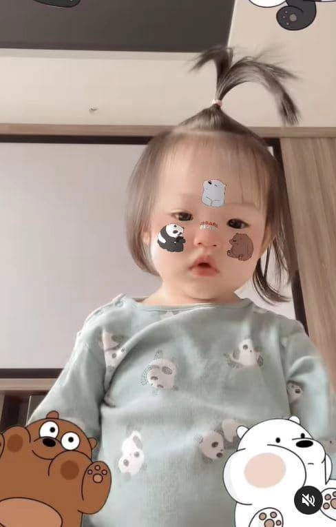 Con gái đông nhi 17 tháng đã selfie chuyên nghiệp cùng mẹ biết chu môi cực đáng yêu - 13