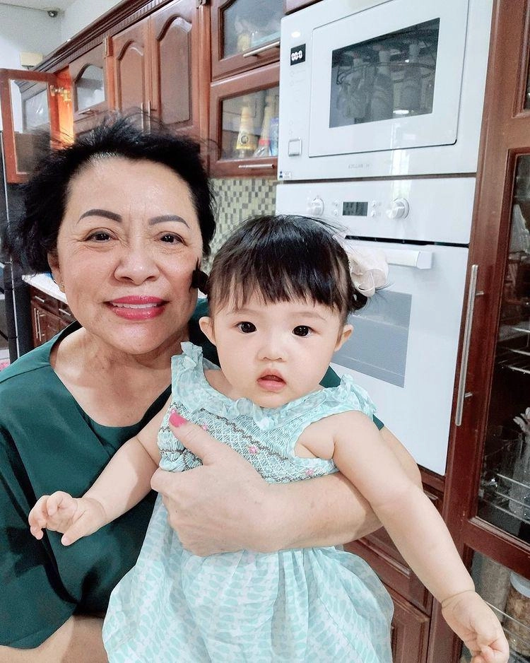 Con gái đông nhi có tướng mặt tương lai đẹp như mỹ nhân giàu sang phú quý - 8