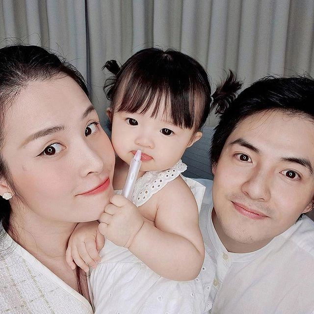 Con gái đông nhi ông cao thắng càng lớn càng xinh như thiên thần da trắng ngần bụ bẫm - 8