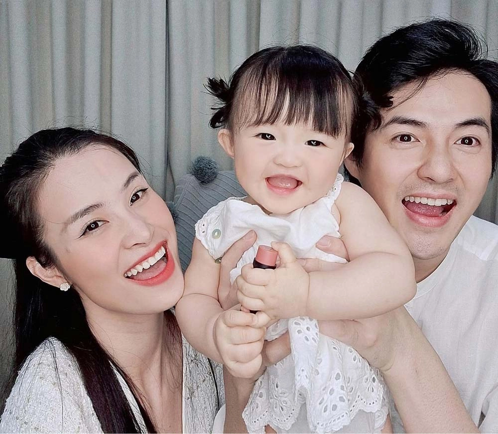 Con gái đông nhi ông cao thắng càng lớn càng xinh như thiên thần da trắng ngần bụ bẫm - 14