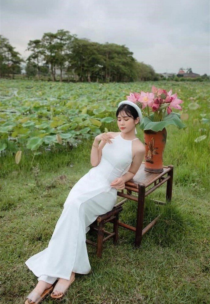 Con gái hiệp gà 18 tuổi được khen xinh như hoa hậu điểm thi ở trường toàn trên 8 9 - 2