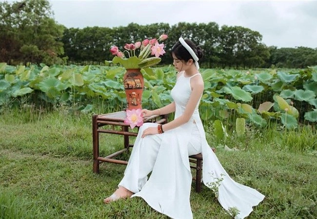 Con gái hiệp gà 18 tuổi được khen xinh như hoa hậu điểm thi ở trường toàn trên 8 9 - 3