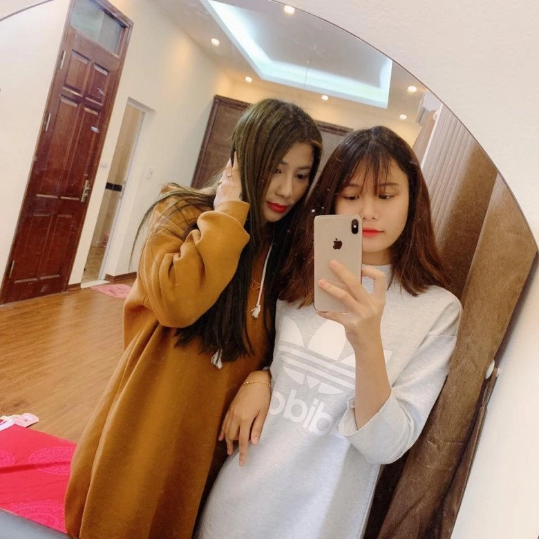 Con gái hiệp gà 18 tuổi được khen xinh như hoa hậu điểm thi ở trường toàn trên 8 9 - 4