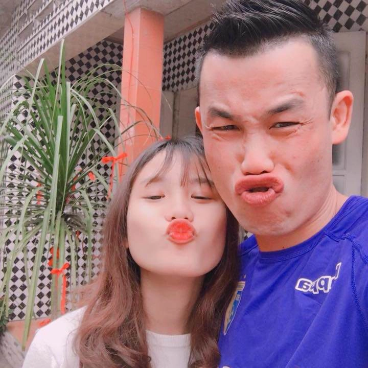 Con gái hiệp gà 18 tuổi được khen xinh như hoa hậu điểm thi ở trường toàn trên 8 9 - 9