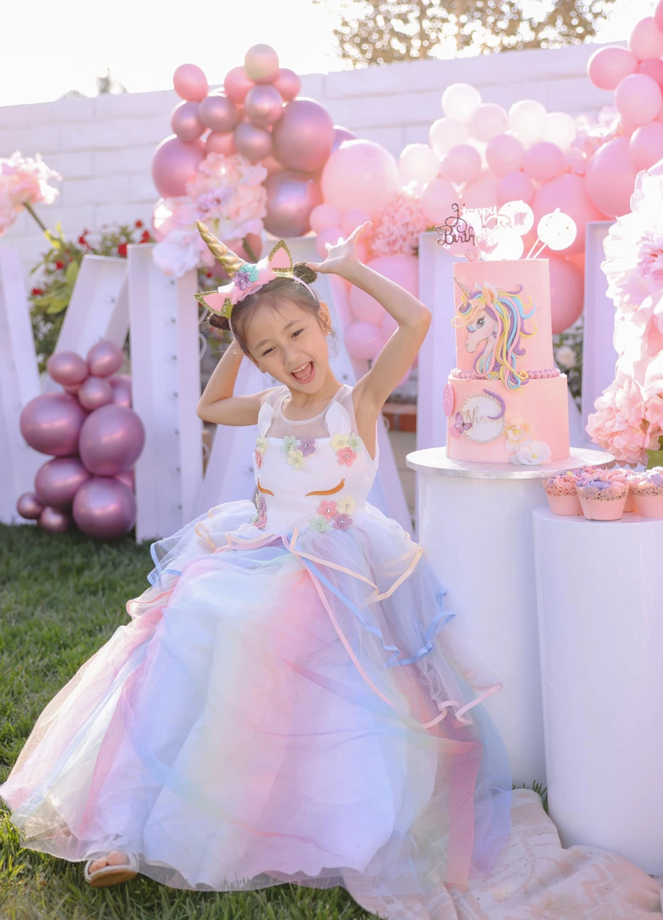 Con gái hoa hậu hà kiều anh 6 tuổi xinh như công chúa đời thực sao việt khen nức nở - 4