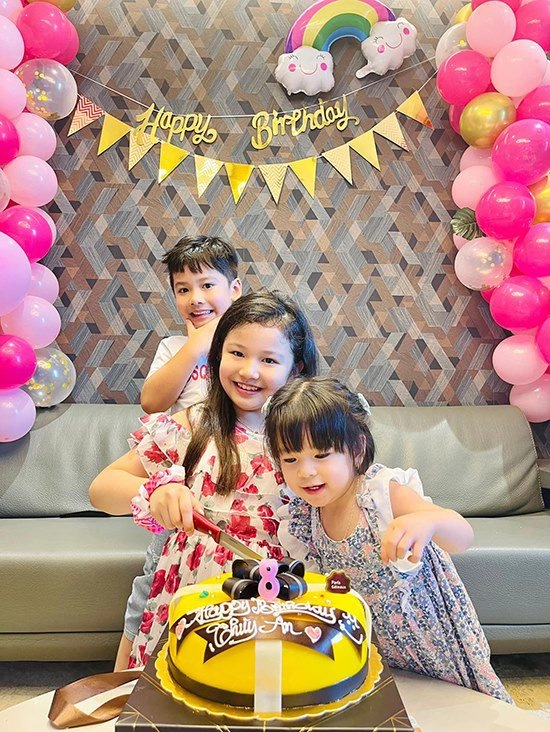 Con gái hoa hậu jennifer phạm cùng mẹ nấu cơm gà cháo bào ngư gửi tuyến đầu chống dịch - 8