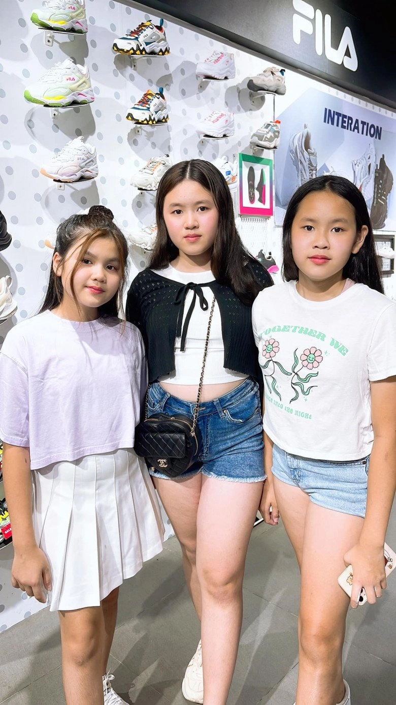 Con gái hoa hậu việt 12 tuổi có biệt thự 300 tỷ nhiều vàng và kim cương đi học bằng siêu xe g63 11 tỷ - 7