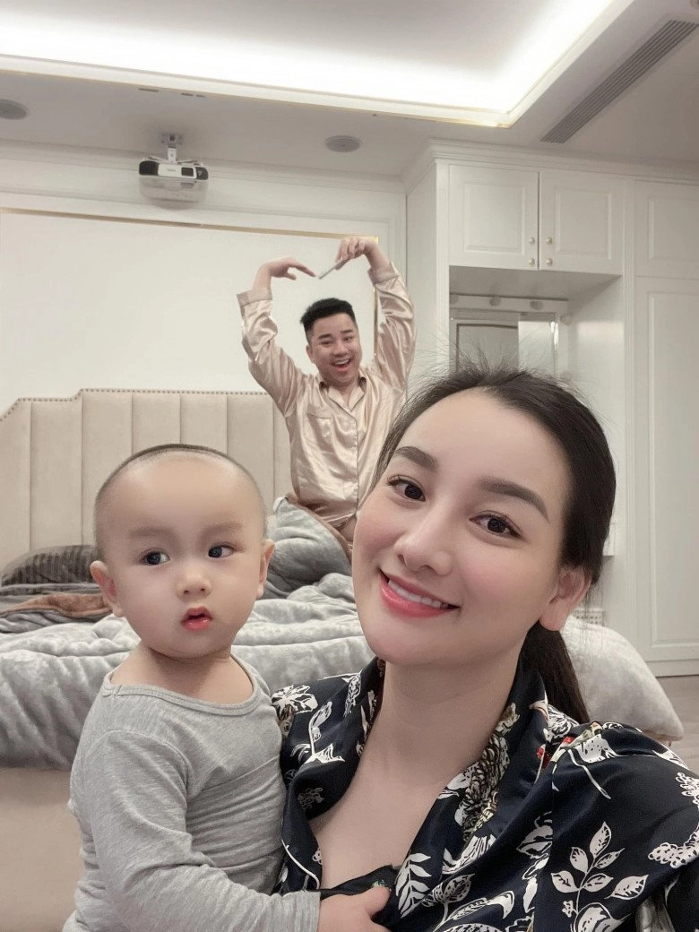 Con gái ít người biết của đàm vĩnh hưng là hotgirl sân bay sinh con cùng hữu công - 8