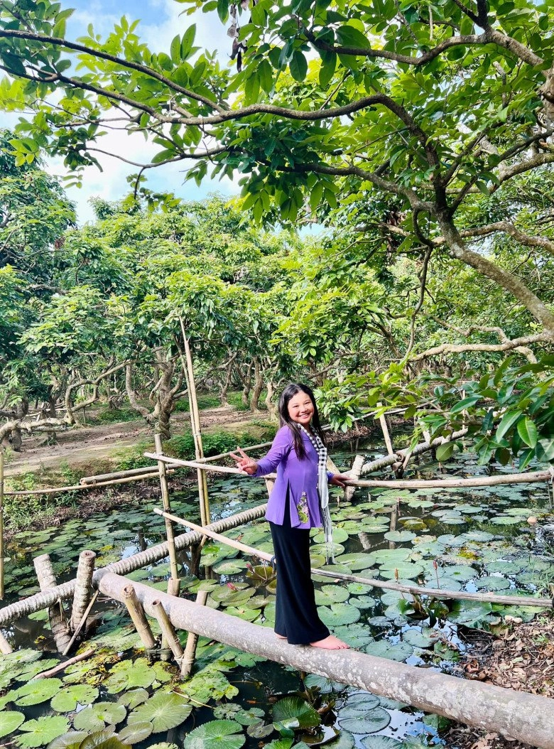 Con gái jennifer phạm mặc áo bà ba hóa cô ba cần thơ ra dáng tiểu thư miền tây sang chảnh - 5