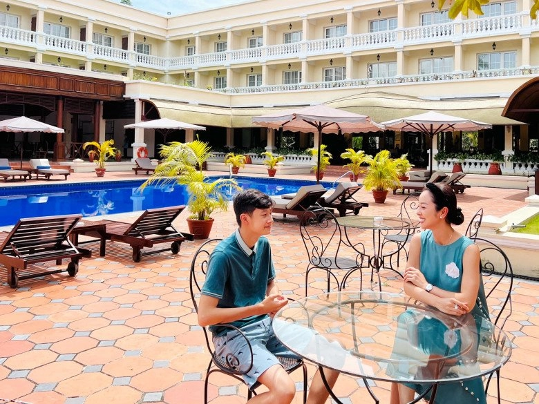 Con gái jennifer phạm mặc áo bà ba hóa cô ba cần thơ ra dáng tiểu thư miền tây sang chảnh - 9