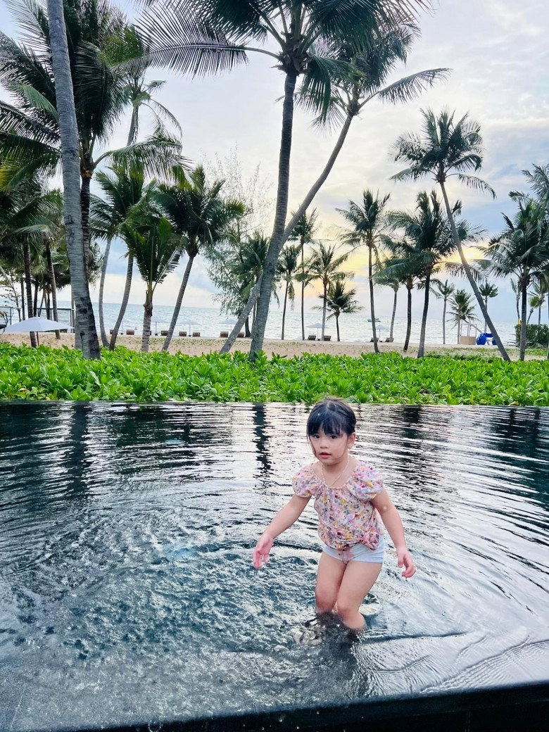 Con gái jennifer phạm mặc áo bà ba hóa cô ba cần thơ ra dáng tiểu thư miền tây sang chảnh - 10