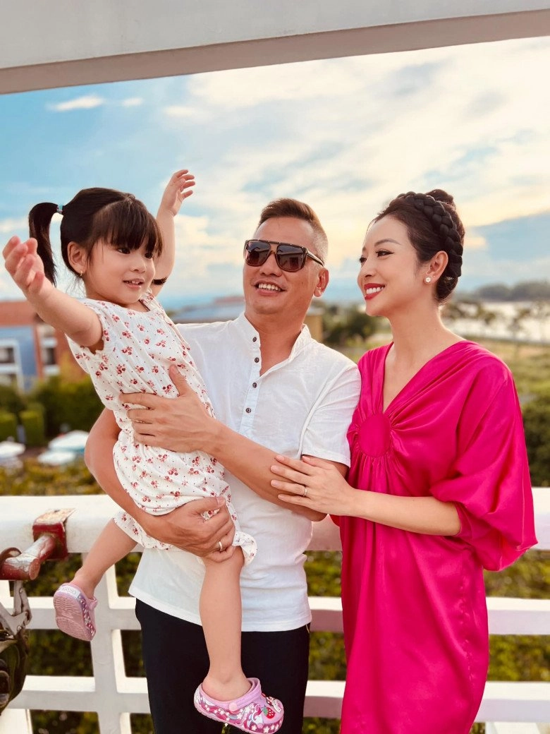 Con gái jennifer phạm mặc áo bà ba hóa cô ba cần thơ ra dáng tiểu thư miền tây sang chảnh - 11