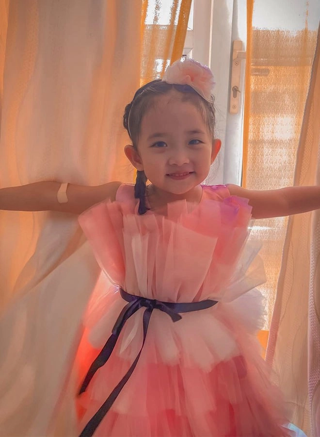 Con gái khánh thi đổi mặt nhanh như chớp làm mợ chảnh hay cười tươi như hoa đều quá xinh - 13