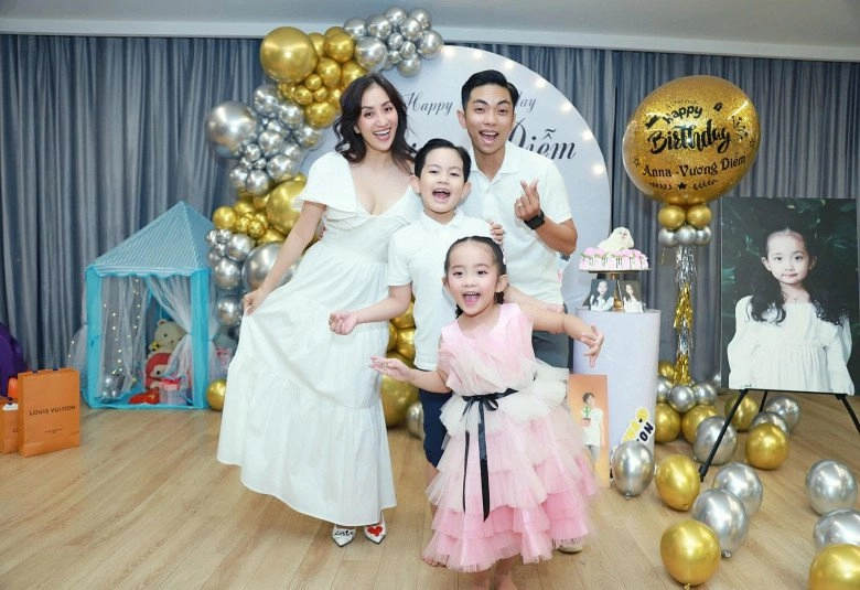 Con gái khánh thi tròn 4 tuổi xinh như công chúa nhìn hình là biết mợ chảnh được cả nhà cưng - 7