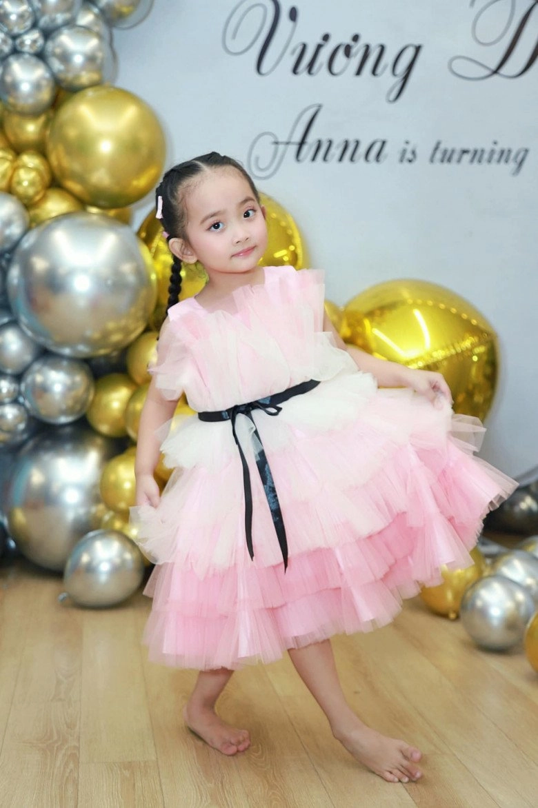 Con gái khánh thi tròn 4 tuổi xinh như công chúa nhìn hình là biết mợ chảnh được cả nhà cưng - 9