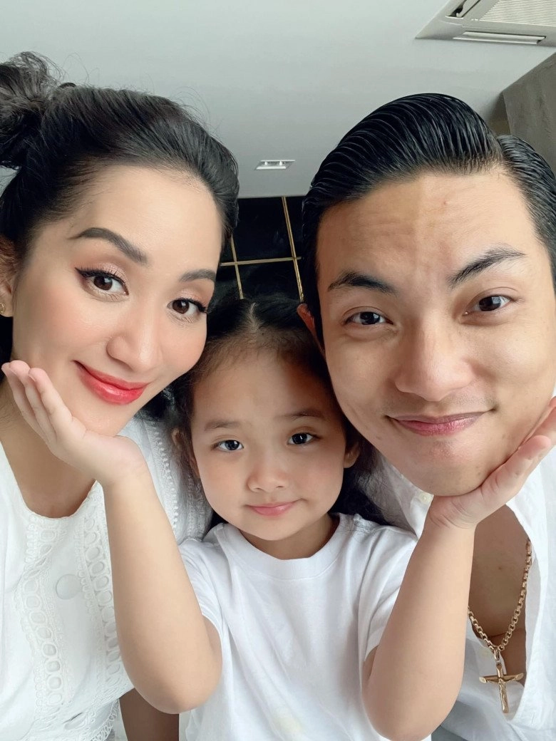 Con gái khánh thi tròn 4 tuổi xinh như công chúa nhìn hình là biết mợ chảnh được cả nhà cưng - 13