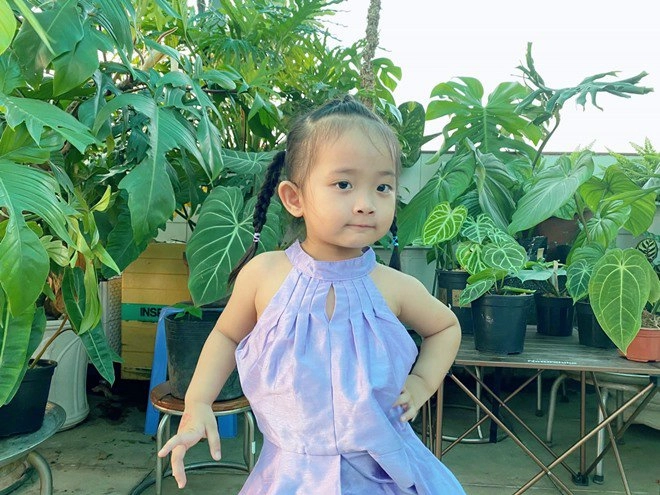 Con gái khánh thi xinh đẹp kiêu sa chụp ảnh với mẹ nhưng không cười đúng kiểu mợ chảnh - 15