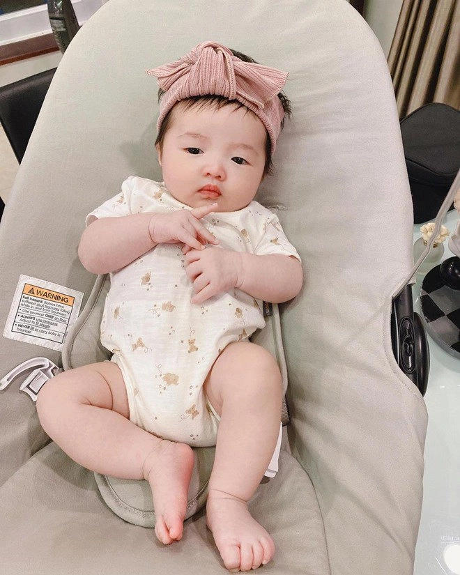 Con gái lai ấn của võ hạ trâm bị soi có điểm khác biệt với 100 nhóc tỳ sao việt - 11