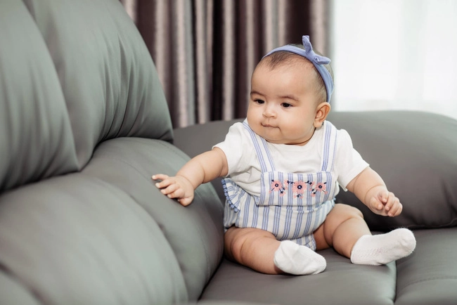 Con gái lai ấn giống y bố võ hạ trâm ghen tỵ khi bé được quan tâm hơn mẹ - 6