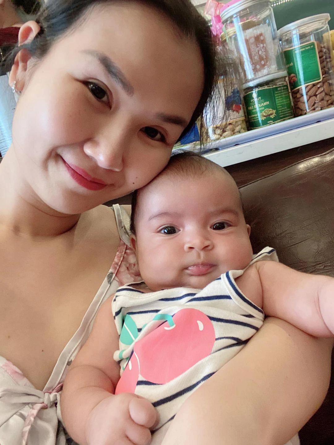 Con gái lai ấn giống y bố võ hạ trâm ghen tỵ khi bé được quan tâm hơn mẹ - 14