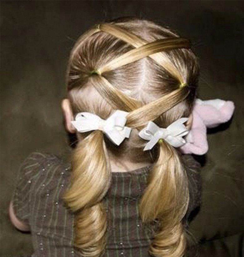 Con gái lai hàn đi học pha lê lên mạng hỏi cách buộc tóc đẹp cho bé bằng bạn bằng bè - 15