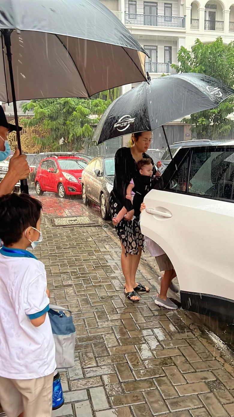 Con gái lai tây da trắng tóc xoăn vàng đẹp như thiên thần mà á hậu diễm châu từng chi 14 tỷ đồng mua giống - 9
