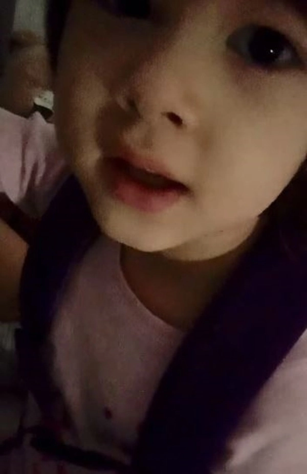 Con gái lan phương bí mật mở điện thoại của mẹ làm điều khiến cô muốn ngất khi xem lại - 2
