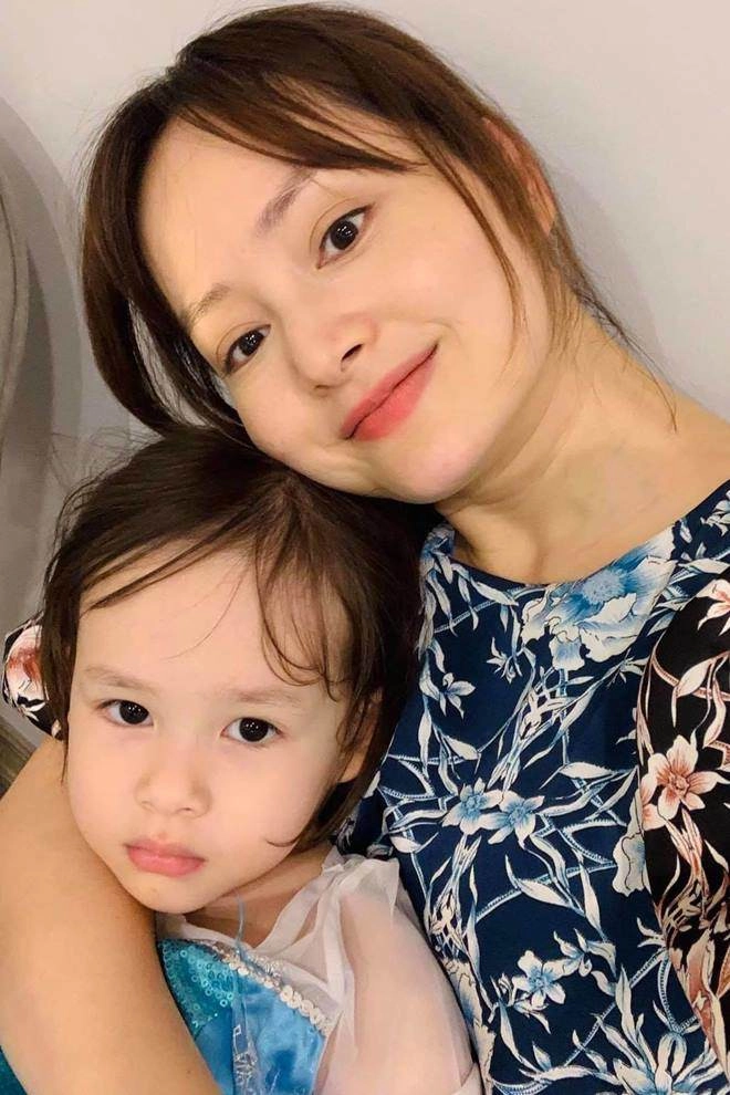 Con gái lan phương bí mật mở điện thoại của mẹ làm điều khiến cô muốn ngất khi xem lại - 3