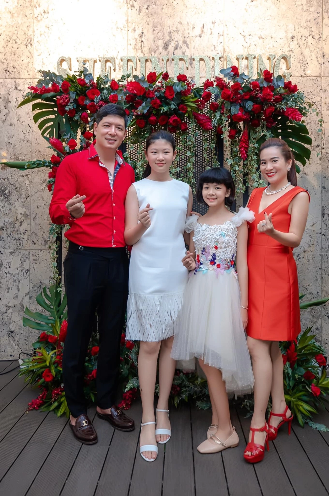Con gái lớn của bình minh mới hơn 12 tuổi đã cao tới mang tai bố giống mẹ khoản thể thao giữ dáng - 8