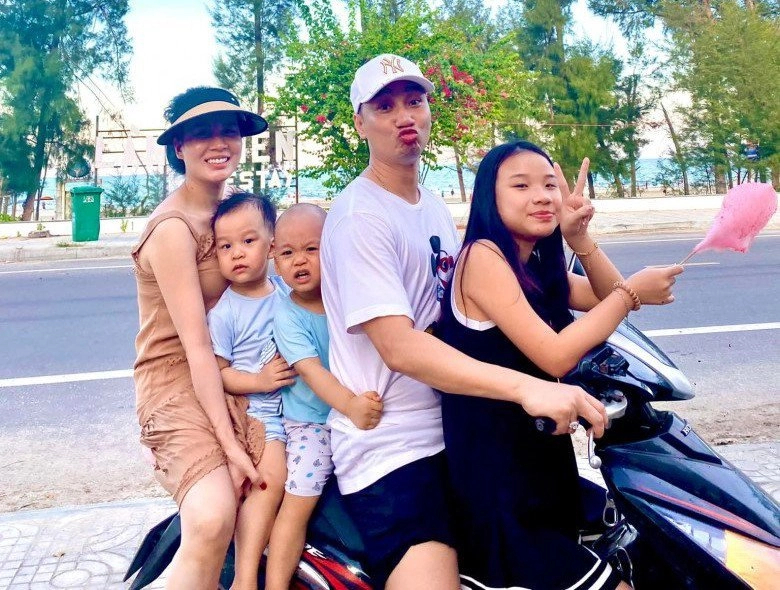 Con gái lớn phổng phao bình minh quyền linh vẫn bồng bế cưng chiều như ngày còn nhỏ - 14