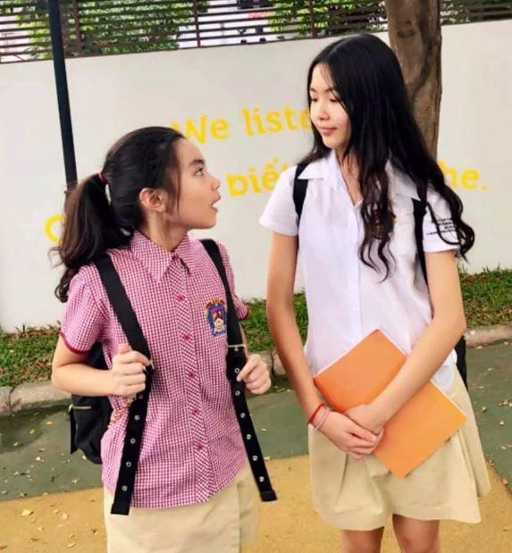 Con gái lớp 9bị soi mặc váy đồng phục ngắn ngang bắp đùi vợ quyền linh lên tiếng tránh hiểu lầm - 13