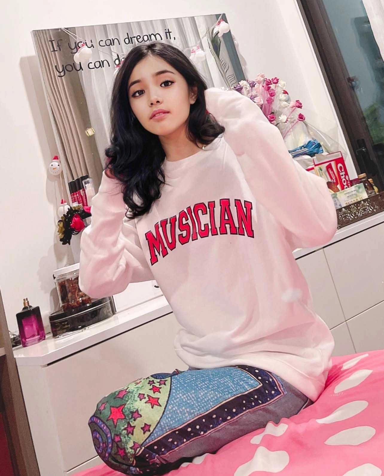 Con gái nuôi bằng kiều là tiểu thư nói 3 thứ tiếng chơi 5 loại nhạc được mua penthouse riêng - 18